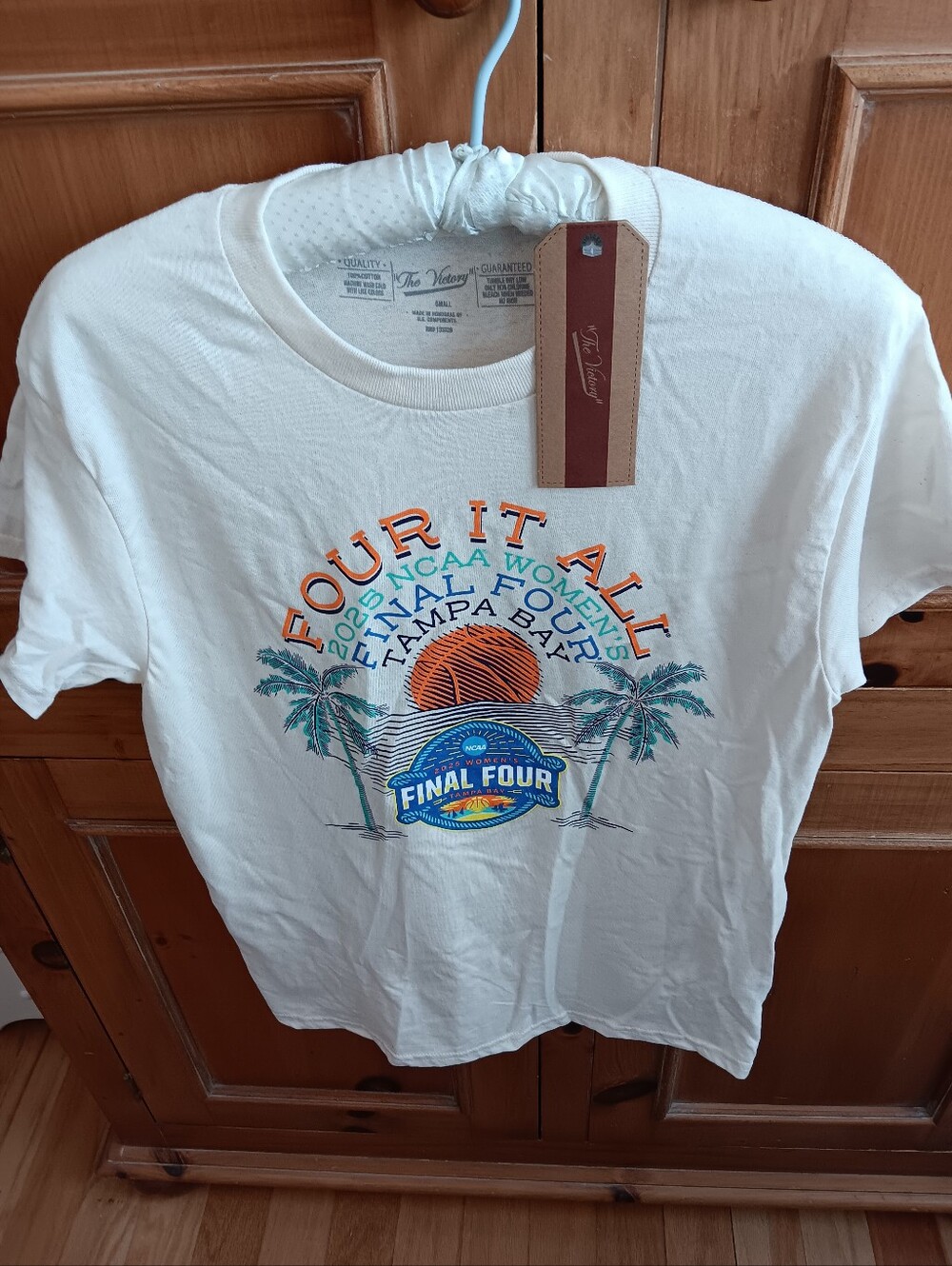 "Four It All" Cream Graphic T‑Shirt - Final Four Print Small. NWT